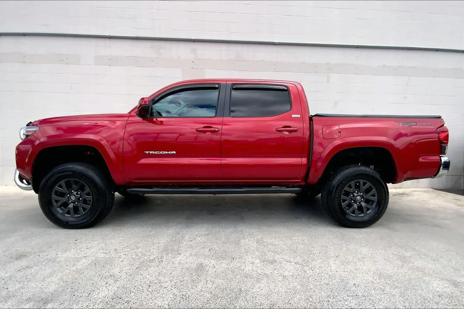 Used 2023  Toyota SR5 image 3