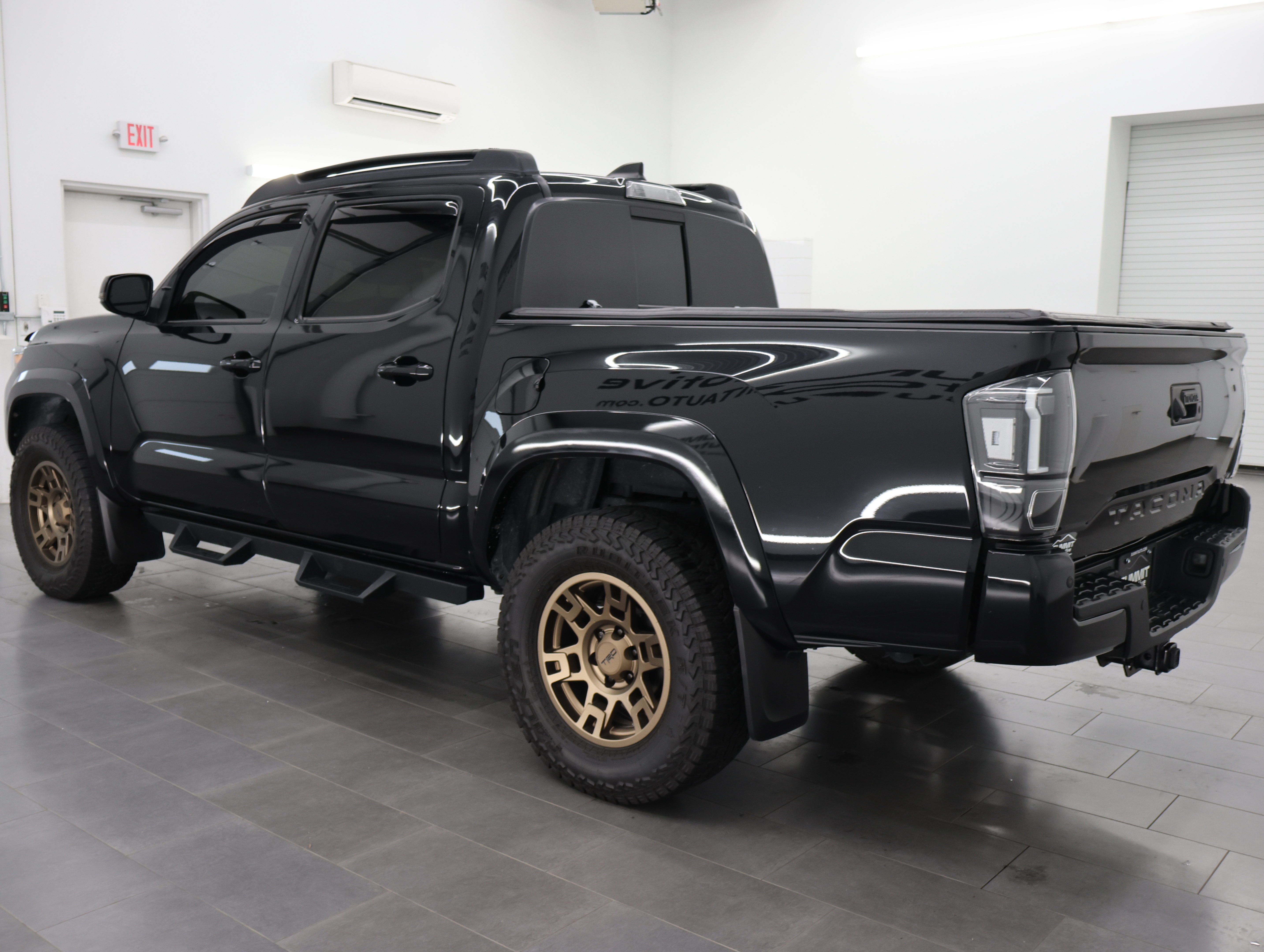 Used 2021  Toyota  image 6