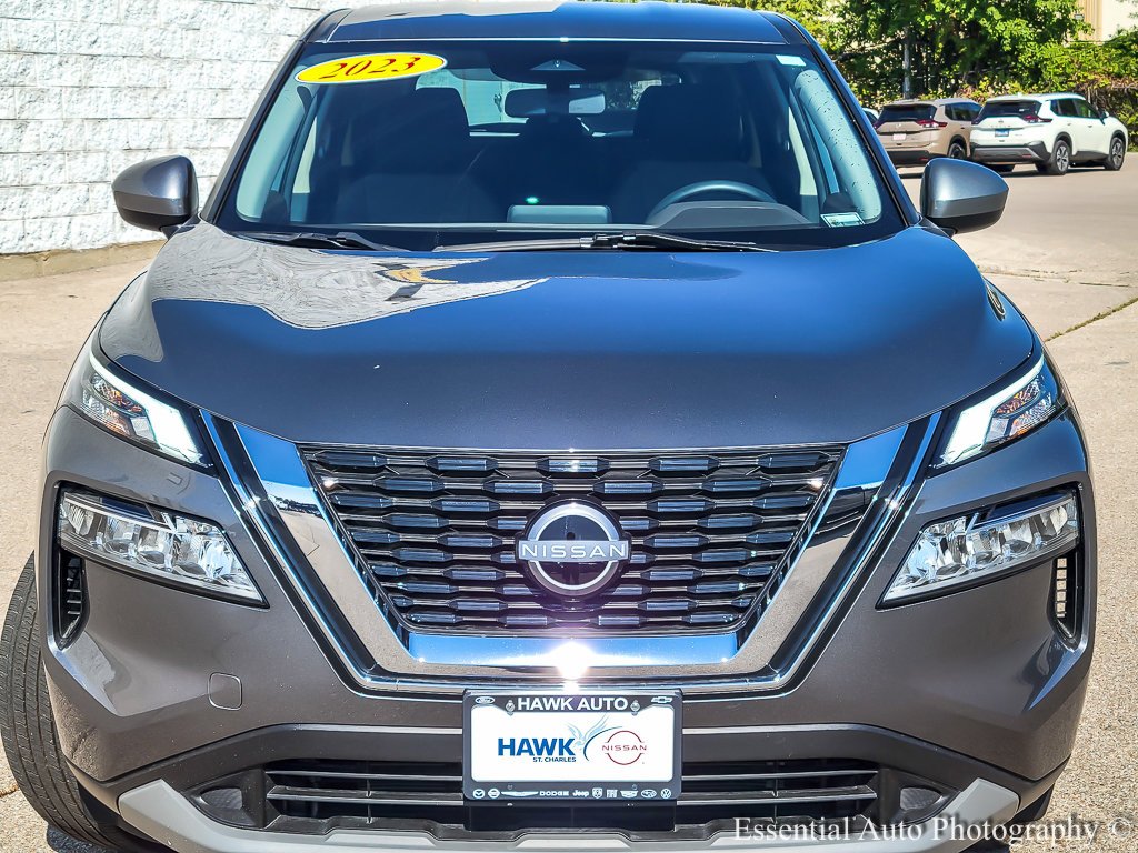 Used 2023 Gun Metallic Nissan SV image 4