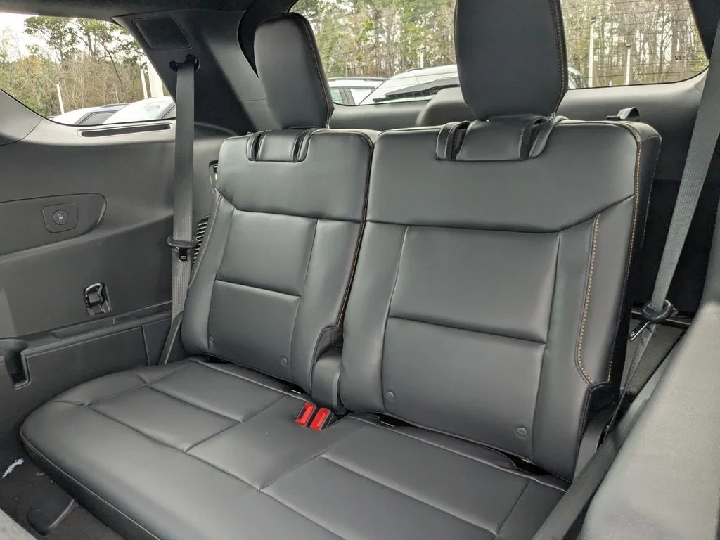 New 2026 Carbonized Gray Metallic Ford Tremor image 16