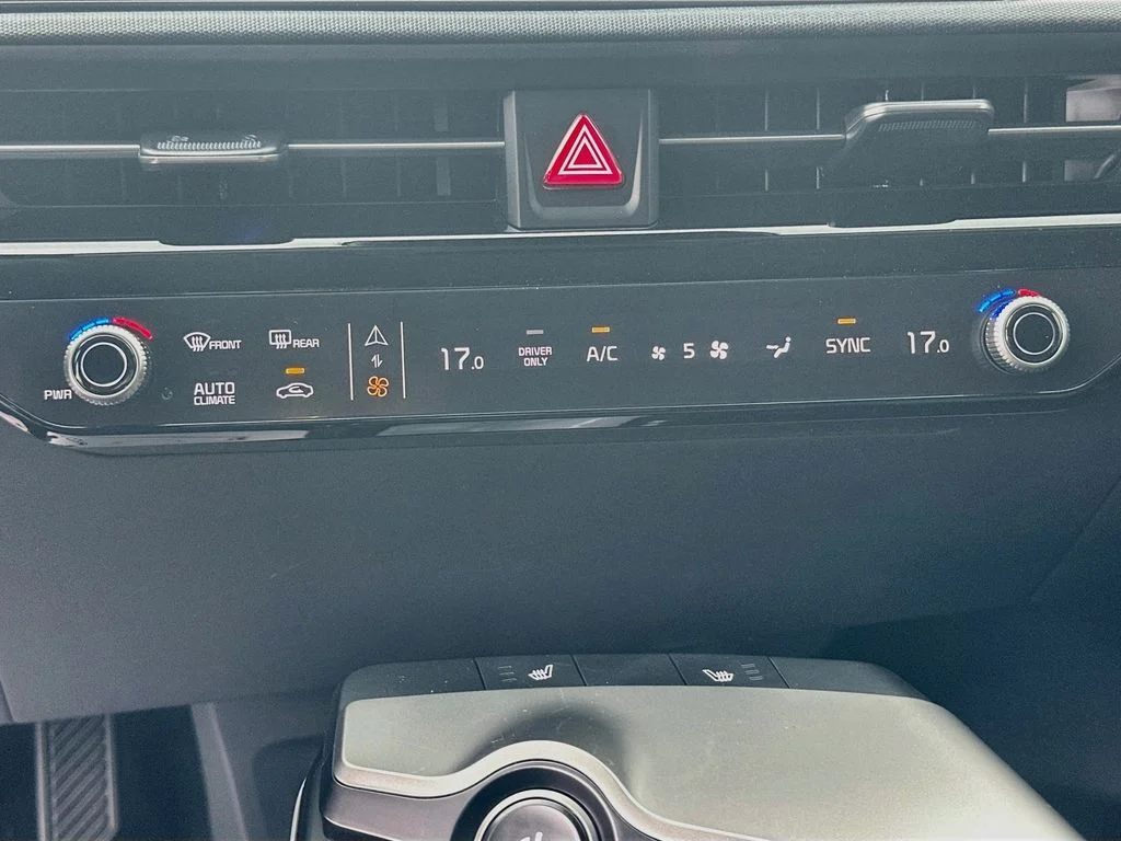 New 2026 Wolf Gray Kia LIGHT image 16