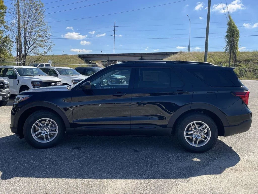 New 2026 Black Ford Active image 6