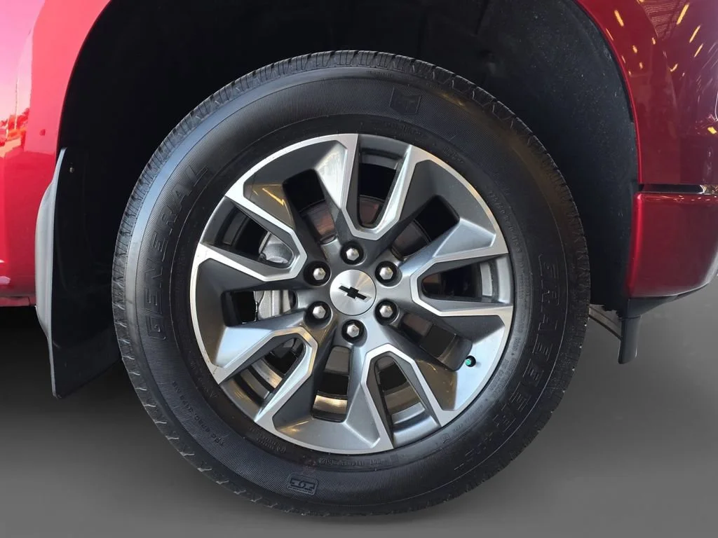 Used 2023 Radiant Red Tintcoat Chevrolet RST image 15