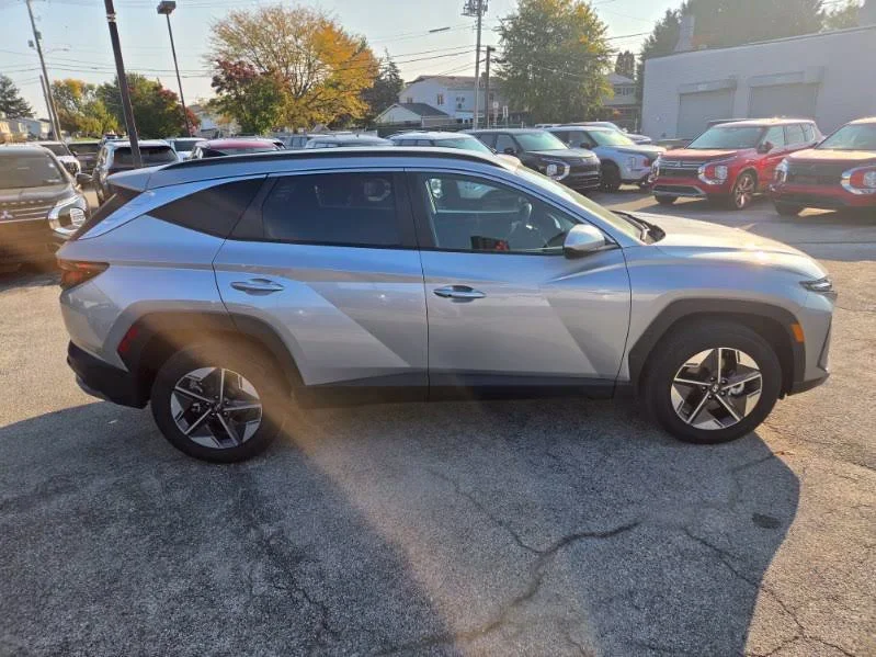 Used 2026 Silver Hyundai SEL image 4