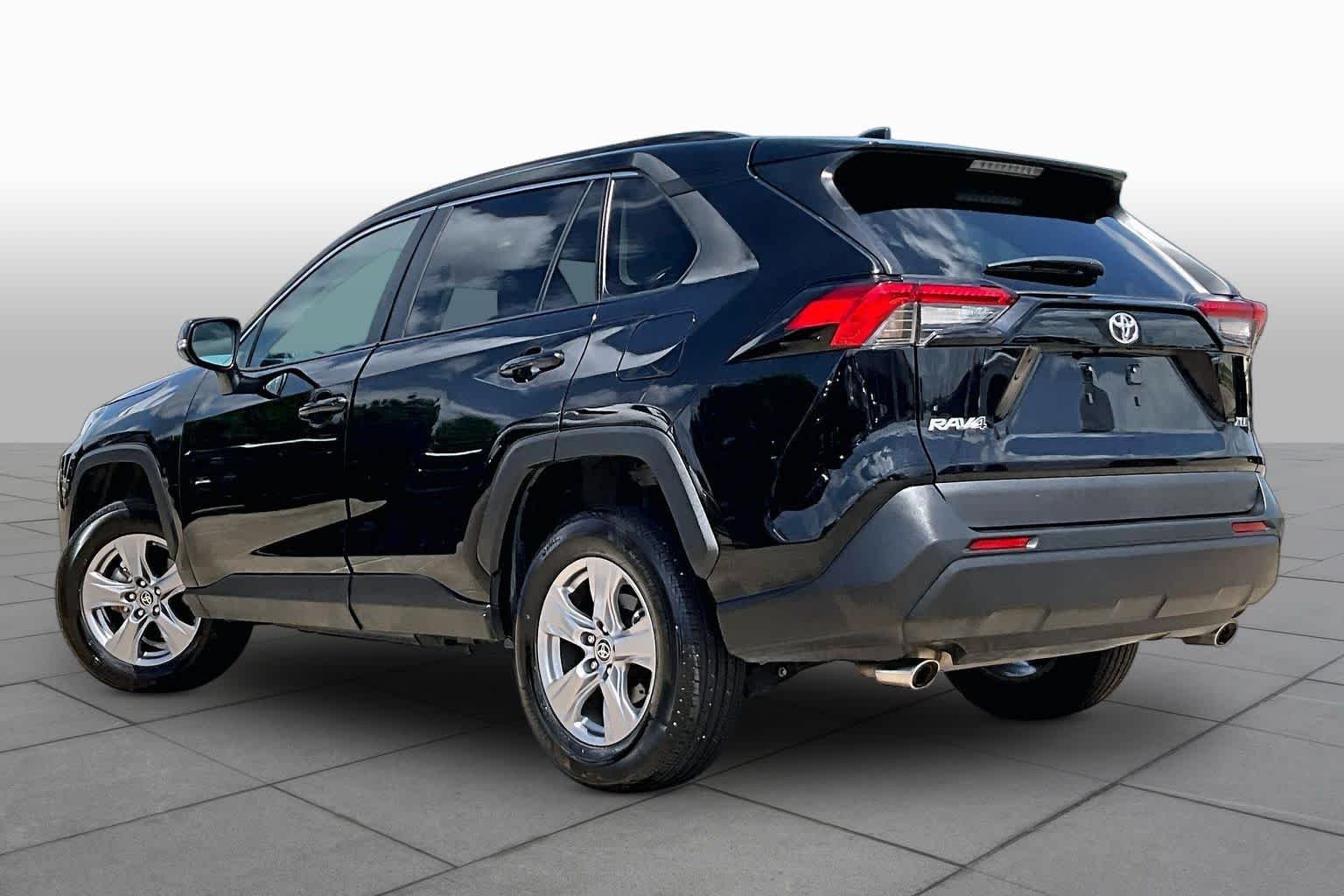 Used 2025 Midnight Black Metallic Toyota XLE image 12