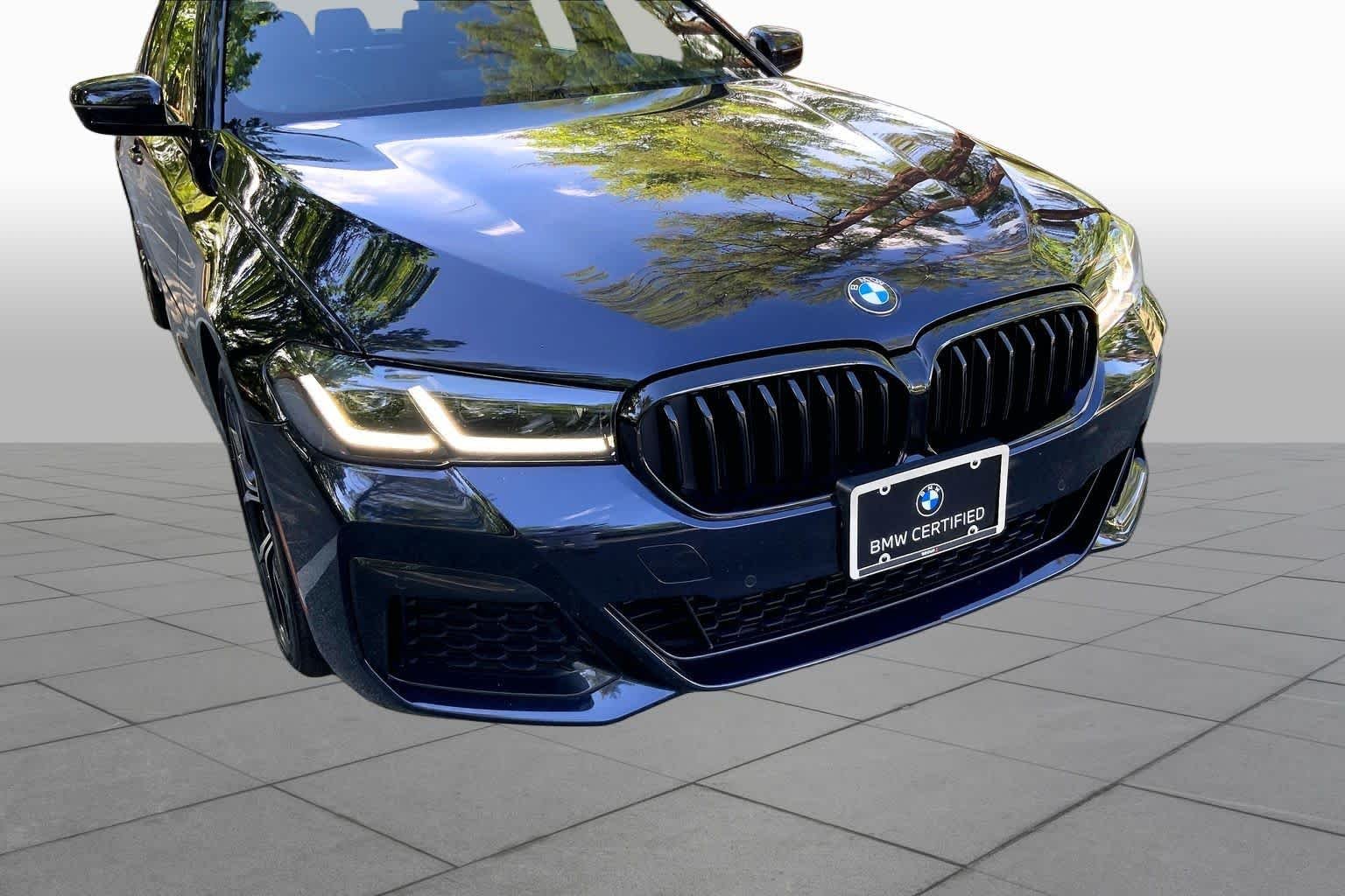 Used 2023 Carbon Black Metallic BMW 530i xDrive image 29