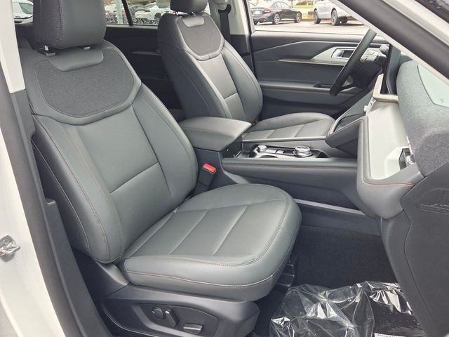New 2026 Star White Metallic Tri-Coat Ford Active image 17