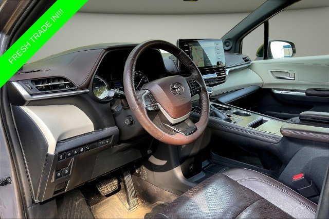 Used 2022 Gray Toyota Platinum image 19