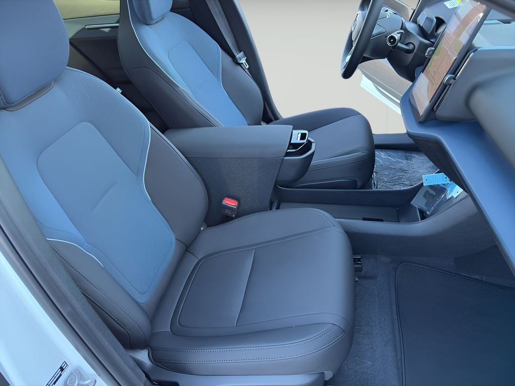 2026 Volvo EX30 Plus - Photo 13