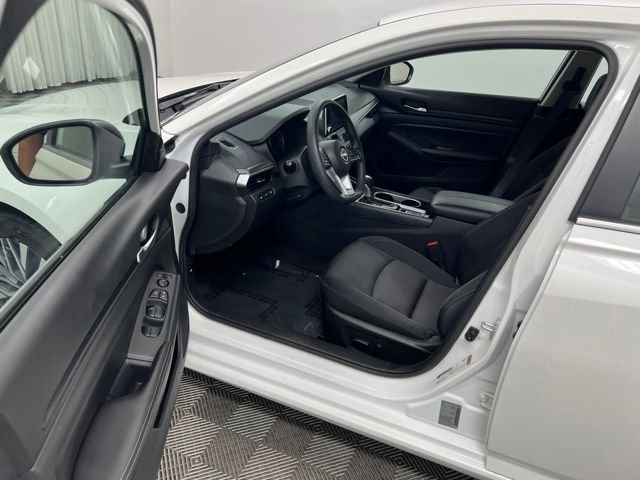 2024 Nissan Altima SV - Photo 12