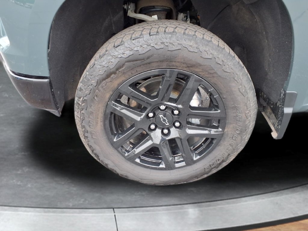 Certified Used 2025 Cypress Gray Chevrolet Custom Trail Boss image 16
