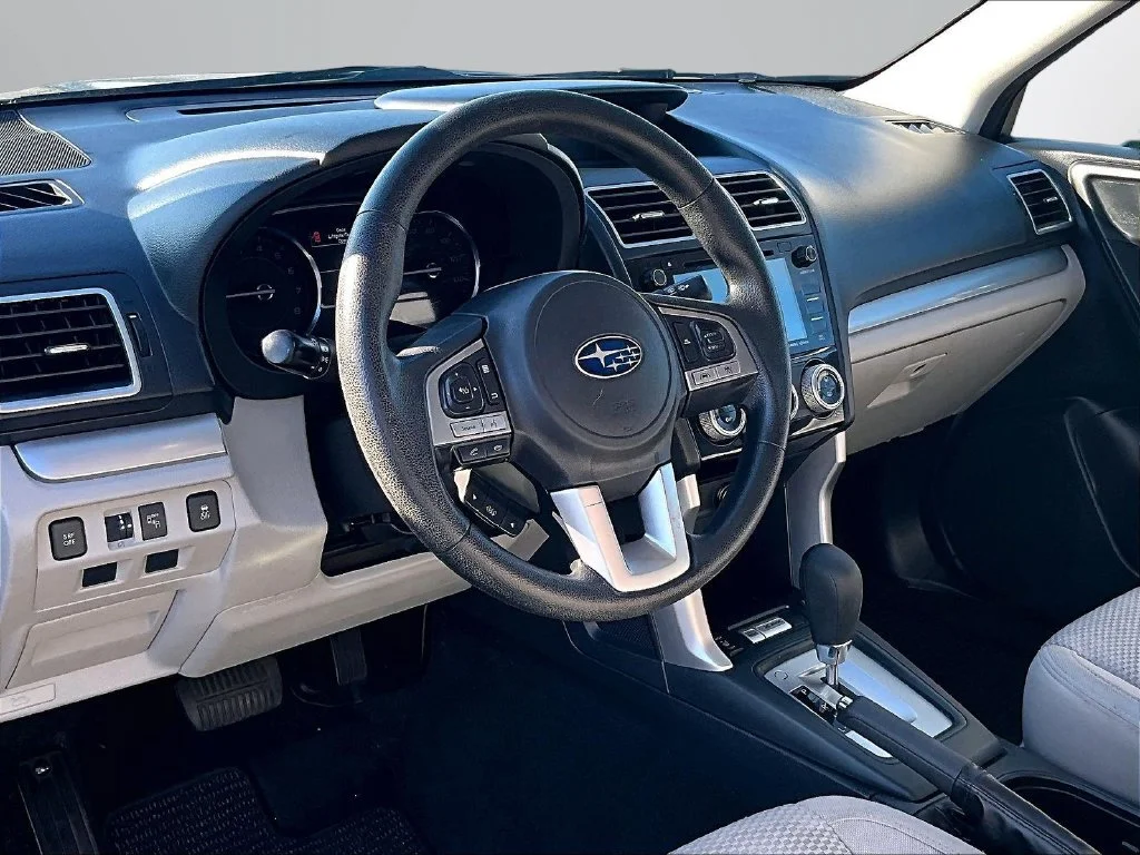 Used 2017 Green Subaru 2.5i Premium image 13
