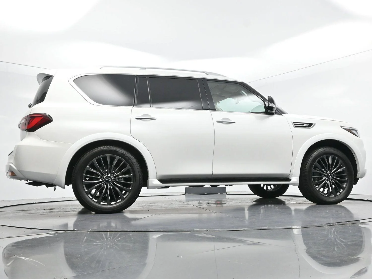 Used 2023 Moonstone White INFINITI PREMIUM SELECT image 64