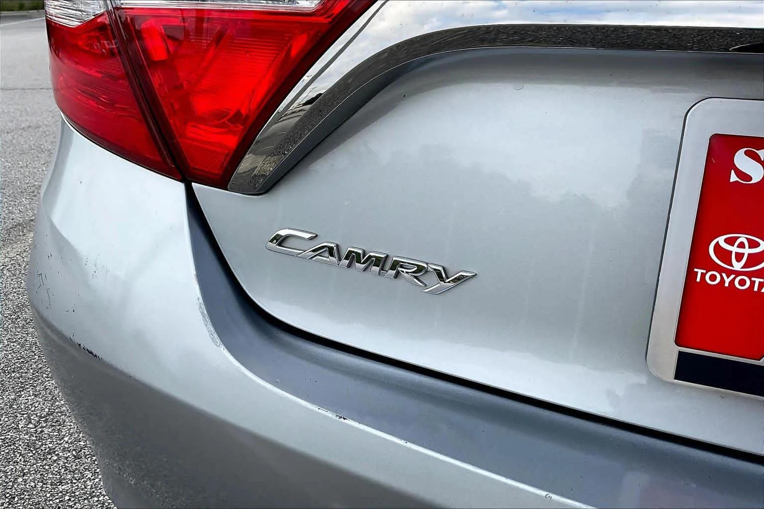 Used 2016 Celestial Silver Metallic Toyota SE image 29