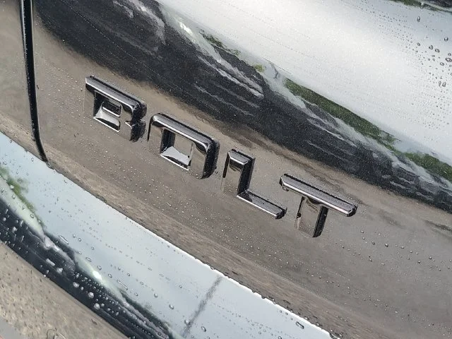 New 2027 Mosaic Black Metallic Chevrolet LT image 32