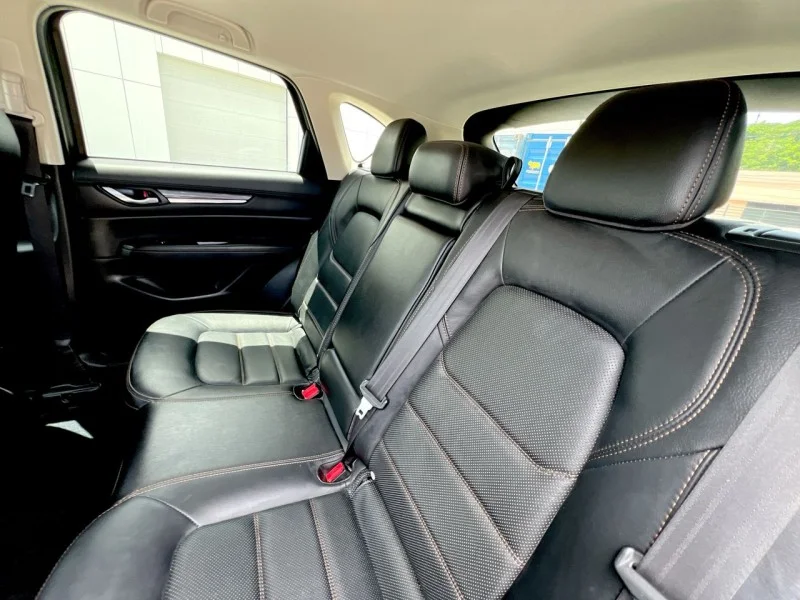 Used 2019 BLUE Mazda Grand Touring image 16