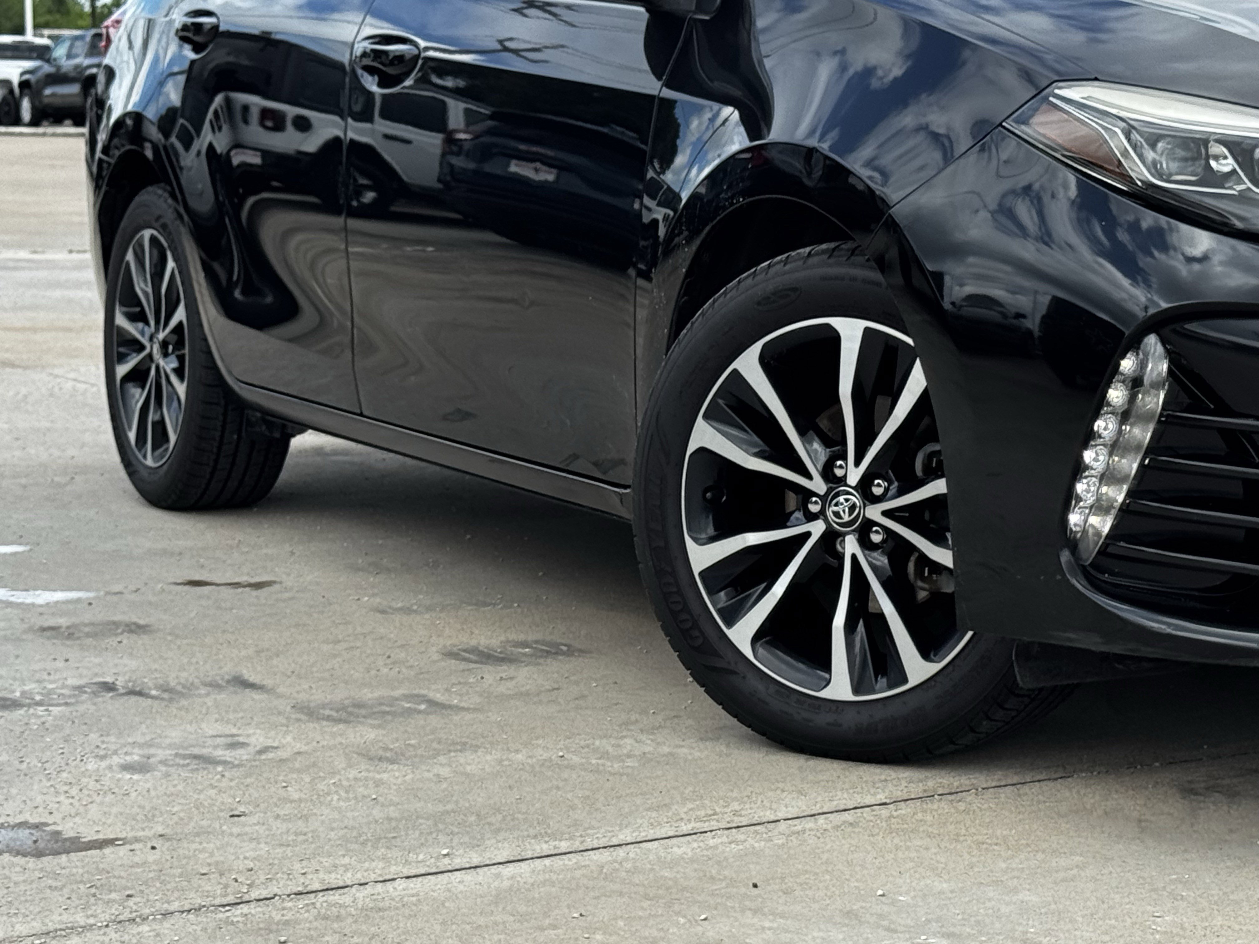 Used 2019 Black Sand Pearl Toyota L image 11