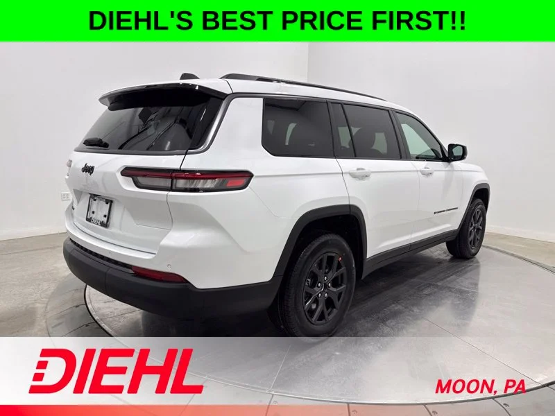 New 2027 Bright White Clear-Coat Paint Jeep Laredo Altitude image 7