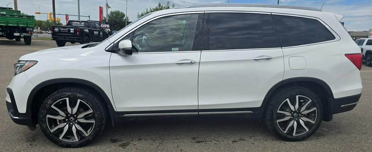 Used 2022 White Honda Touring 8-Passenger AWD Leather Sunroof V6 image 2