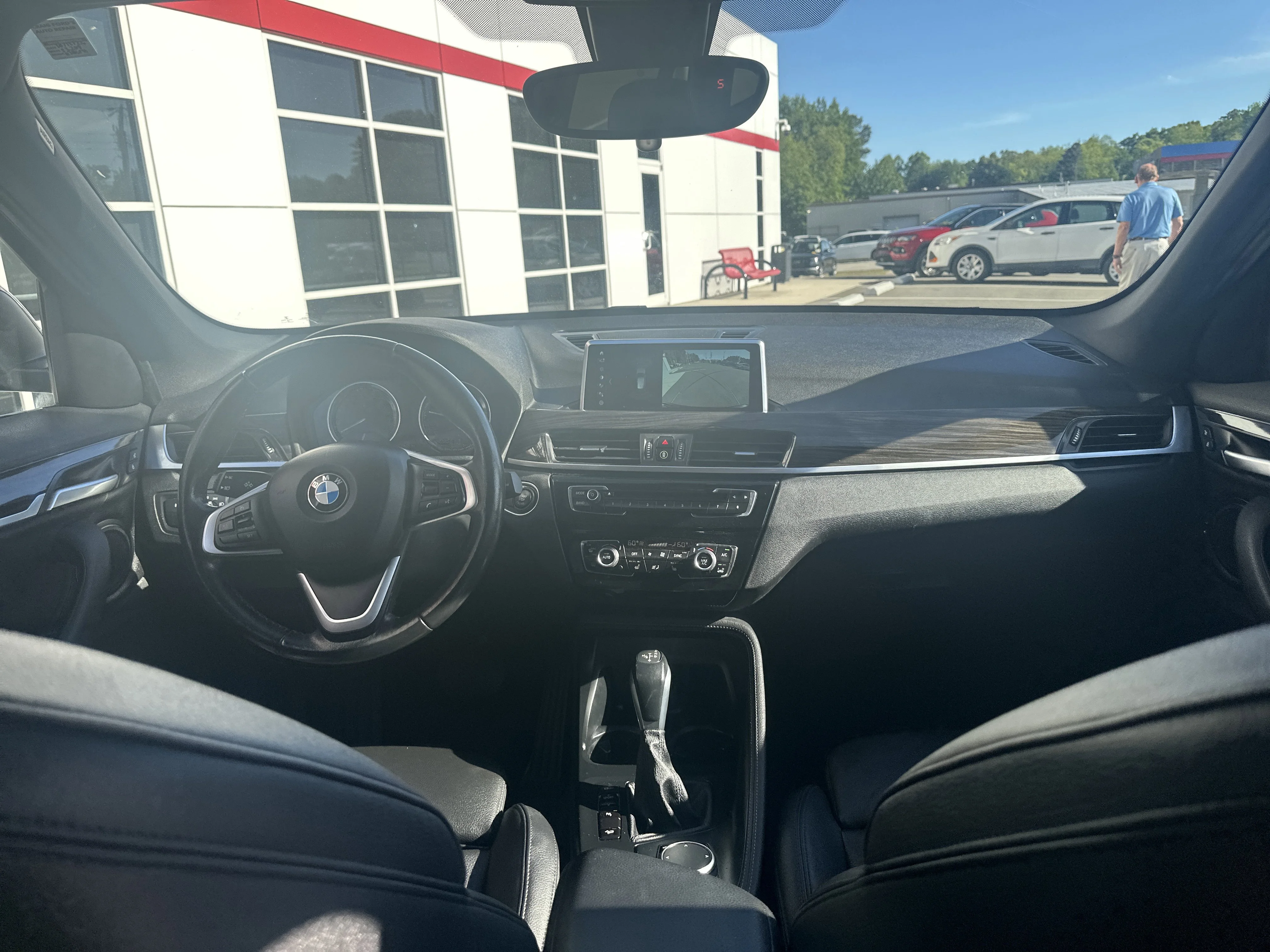 Used 2019 Black Sapphire Metallic BMW xDrive28i image 32