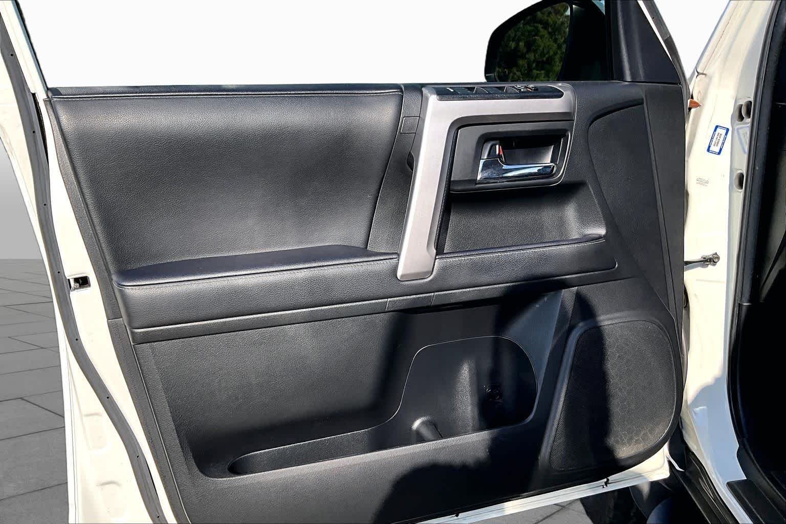 Used 2022 White Toyota SR5 Premium image 20