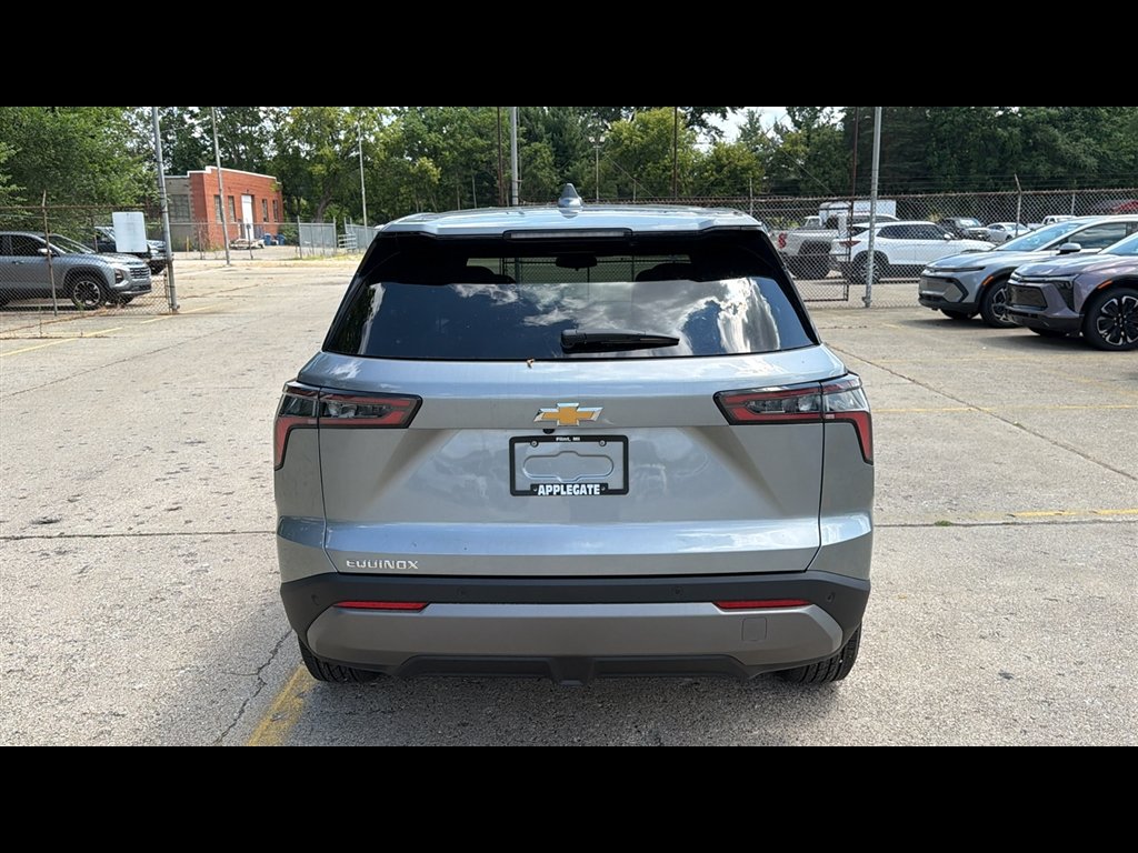 New 2027 Sterling Gray Metallic Chevrolet LT image 29