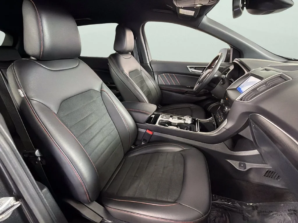 Used 2020 Gray Ford ST Line image 33