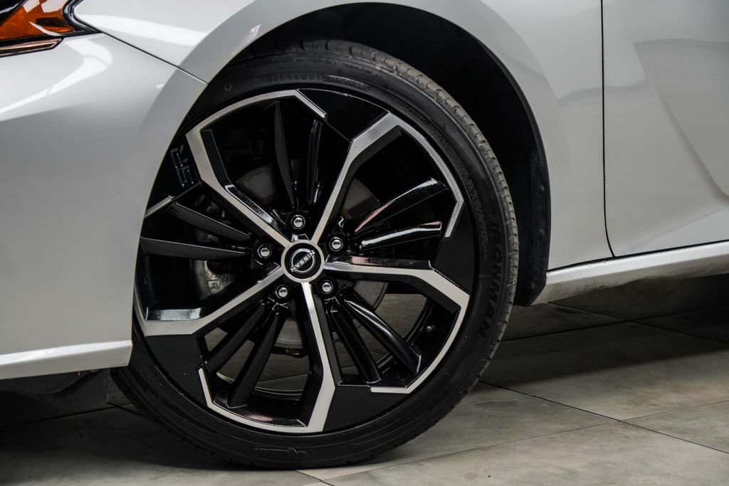 Used 2024 Silver Nissan 2.5 SR image 3