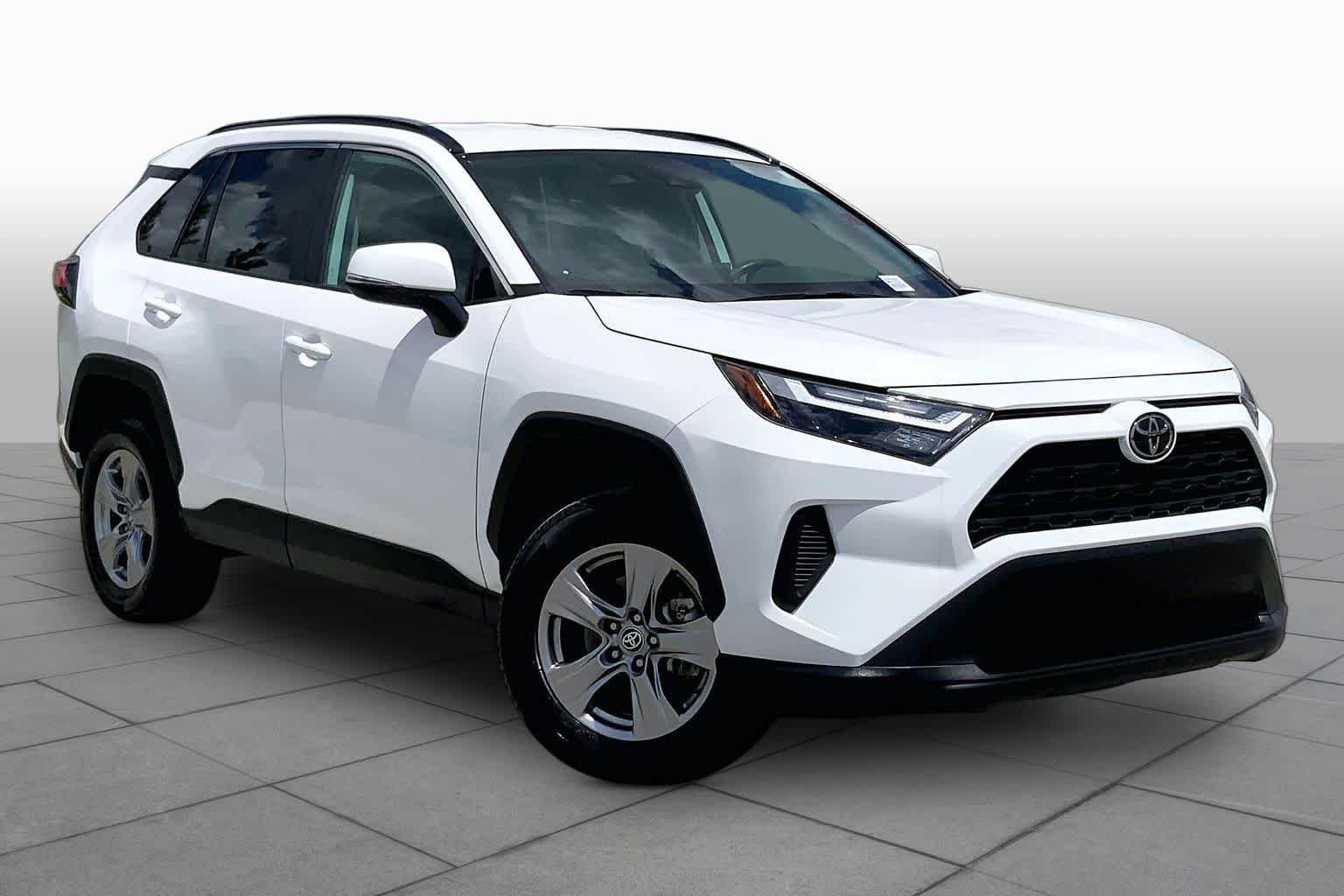 Certified Used 2025 Ice Cap Toyota XLE image 3