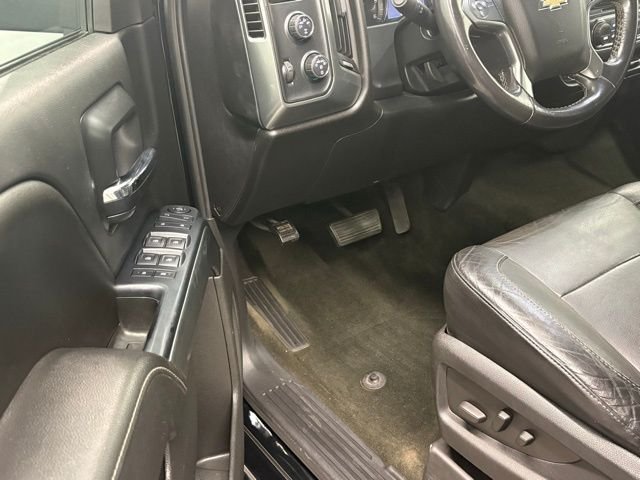 Used 2016 Black Chevrolet LT image 9