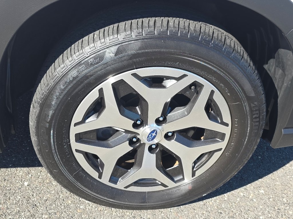 Used 2023 White Subaru Premium image 20