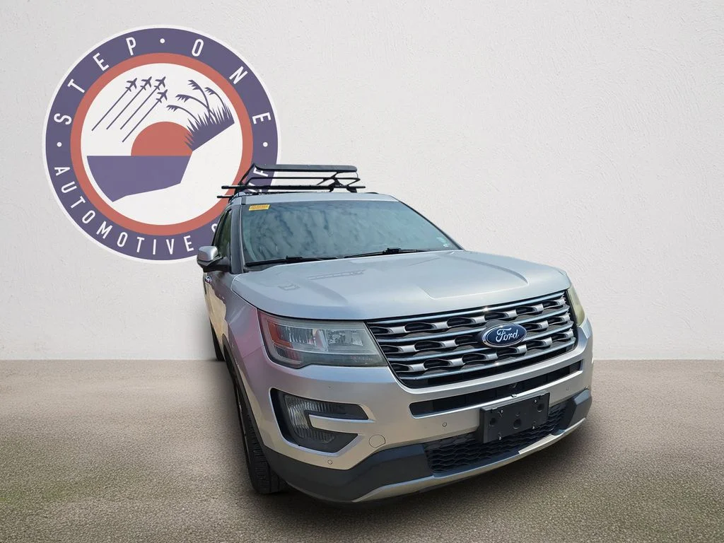Used 2016 Silver Ford Limited image 2