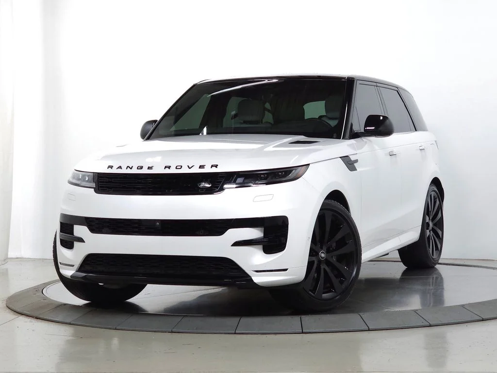 Used 2025 White Land Rover Dynamic SE image 1