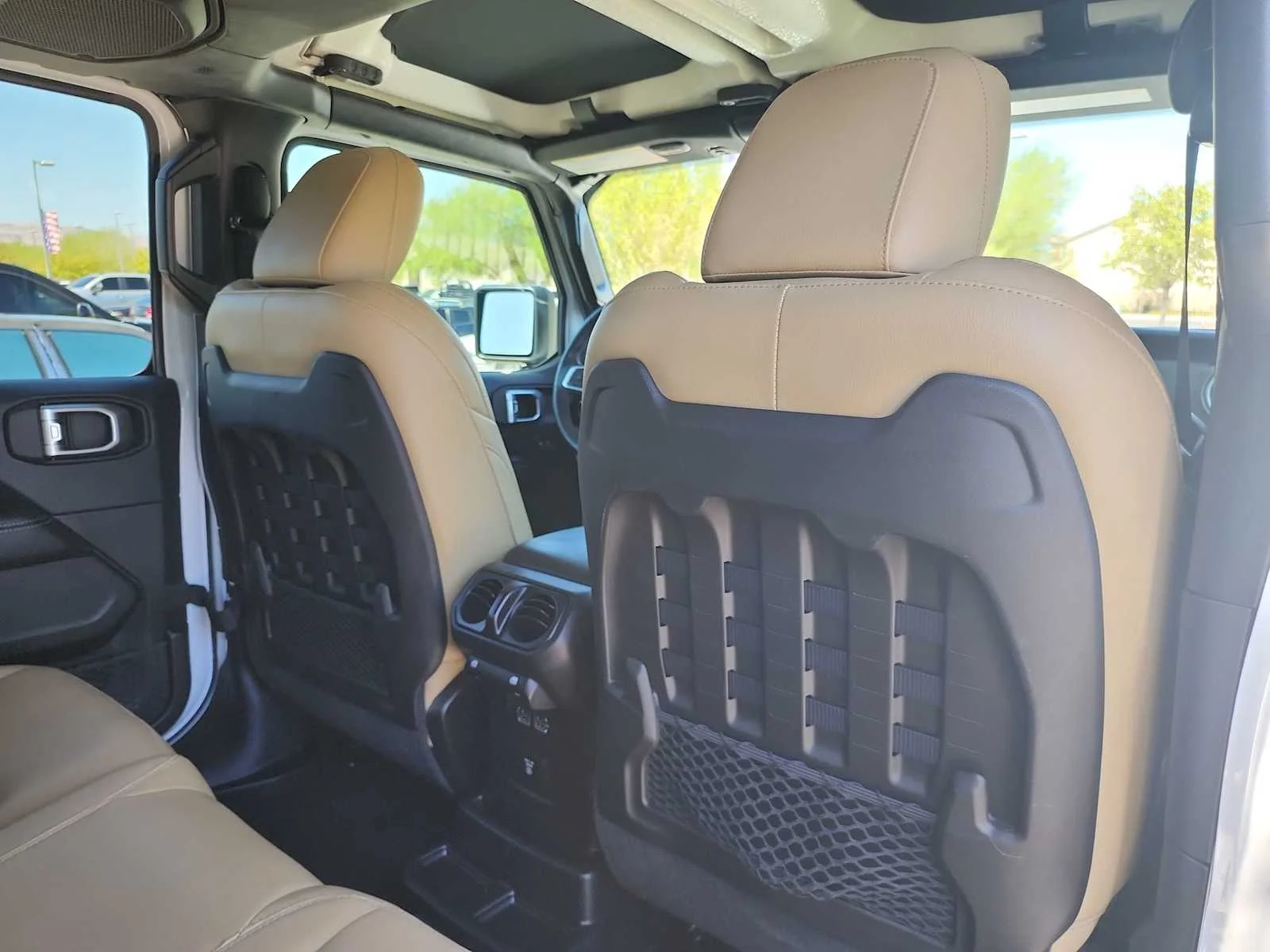 Used 2019 Bright White Clearcoat Jeep Rubicon image 24