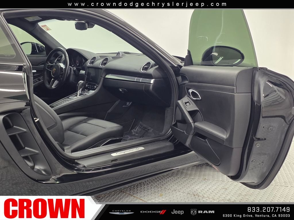 Used 2021  Porsche S image 11