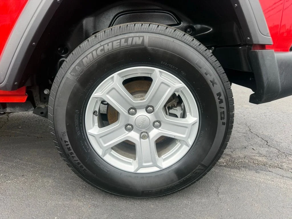 Certified Used 2019 Red Jeep Sport S image 34