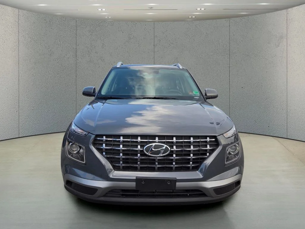 Certified Used 2025 Gray Hyundai SEL image 8