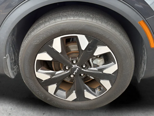 Used 2024 Gray Kia X-Line image 23