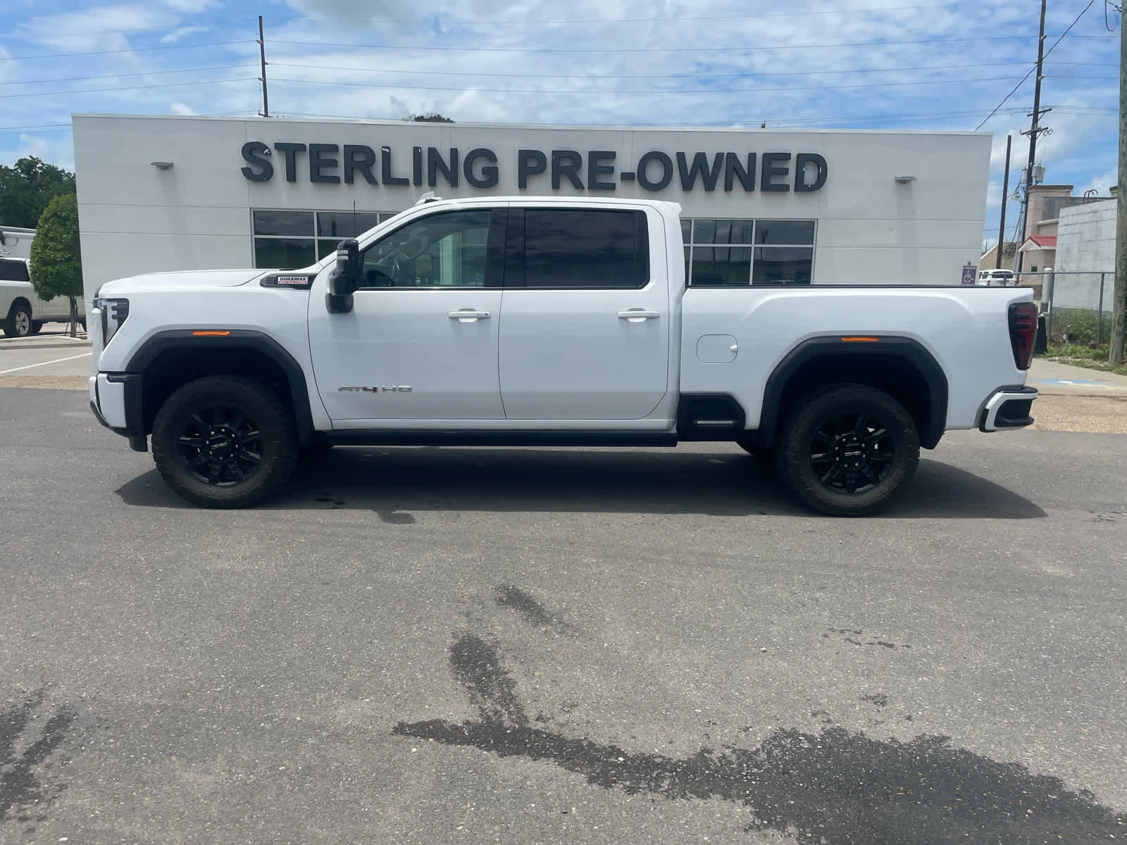 2024 GMC Sierra 4WD Crew Cab Standard Box AT4's photo