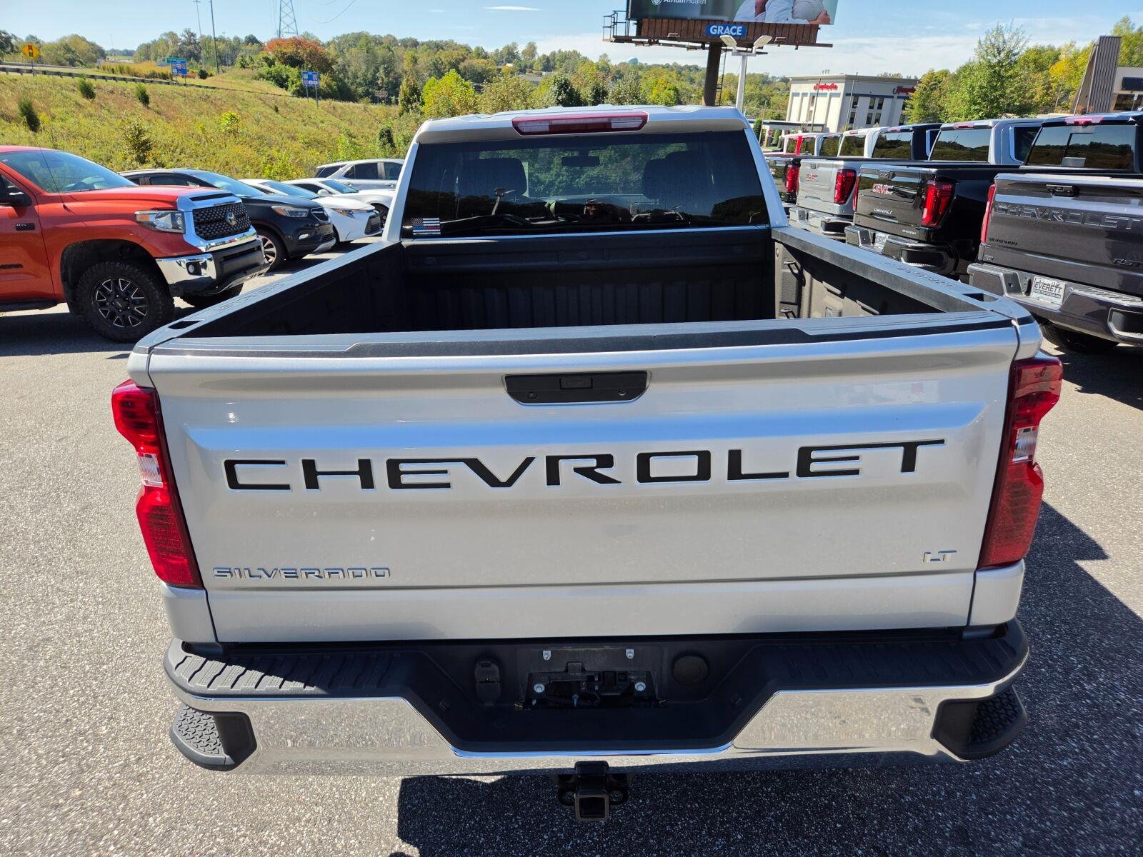 Used 2019 SILVER ICE METALLIC Chevrolet LT image 6