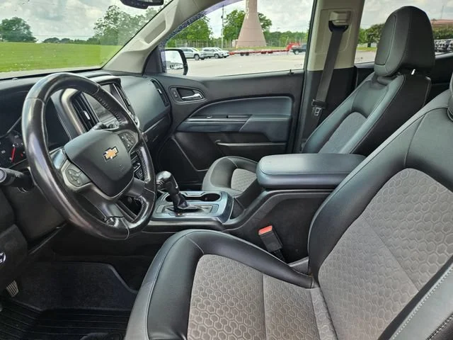 Used 2018 BLACK Chevrolet 4WD Z71 image 9