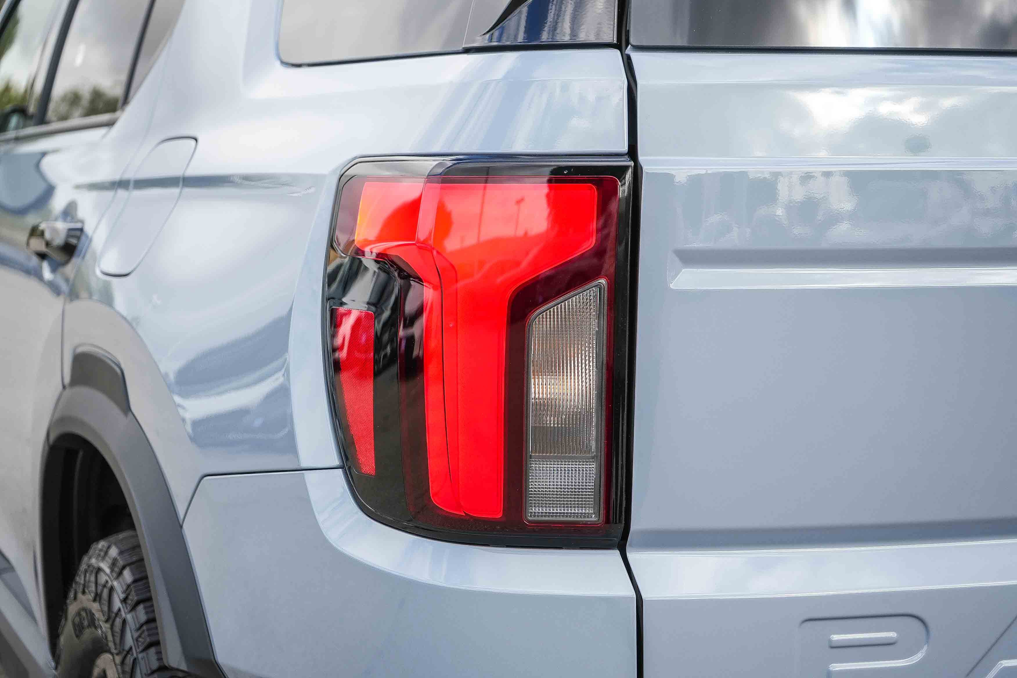New 2026 Sonic Gray Pearl Honda TrailSport Elite Blackout image 9