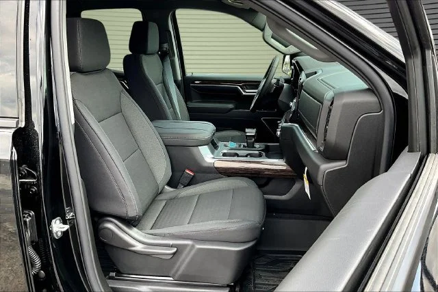 New 2026 Onyx Black GMC Elevation image 11