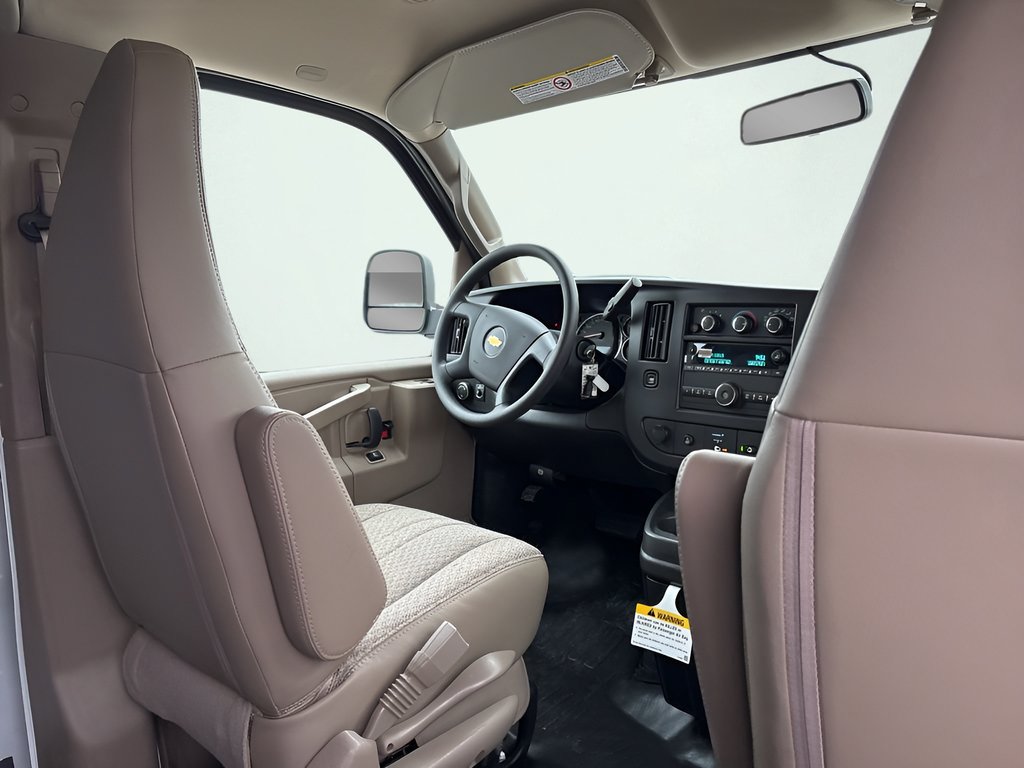 2025 Chevrolet Express Cargo Work Van - Photo 9