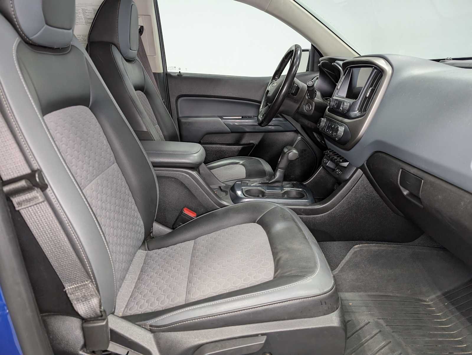 Used 2019 Kinetic Blue Metallic Chevrolet 4WD Z71 image 42