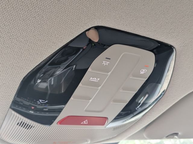 New 2026 Interstellar Gray Kia LXS image 23