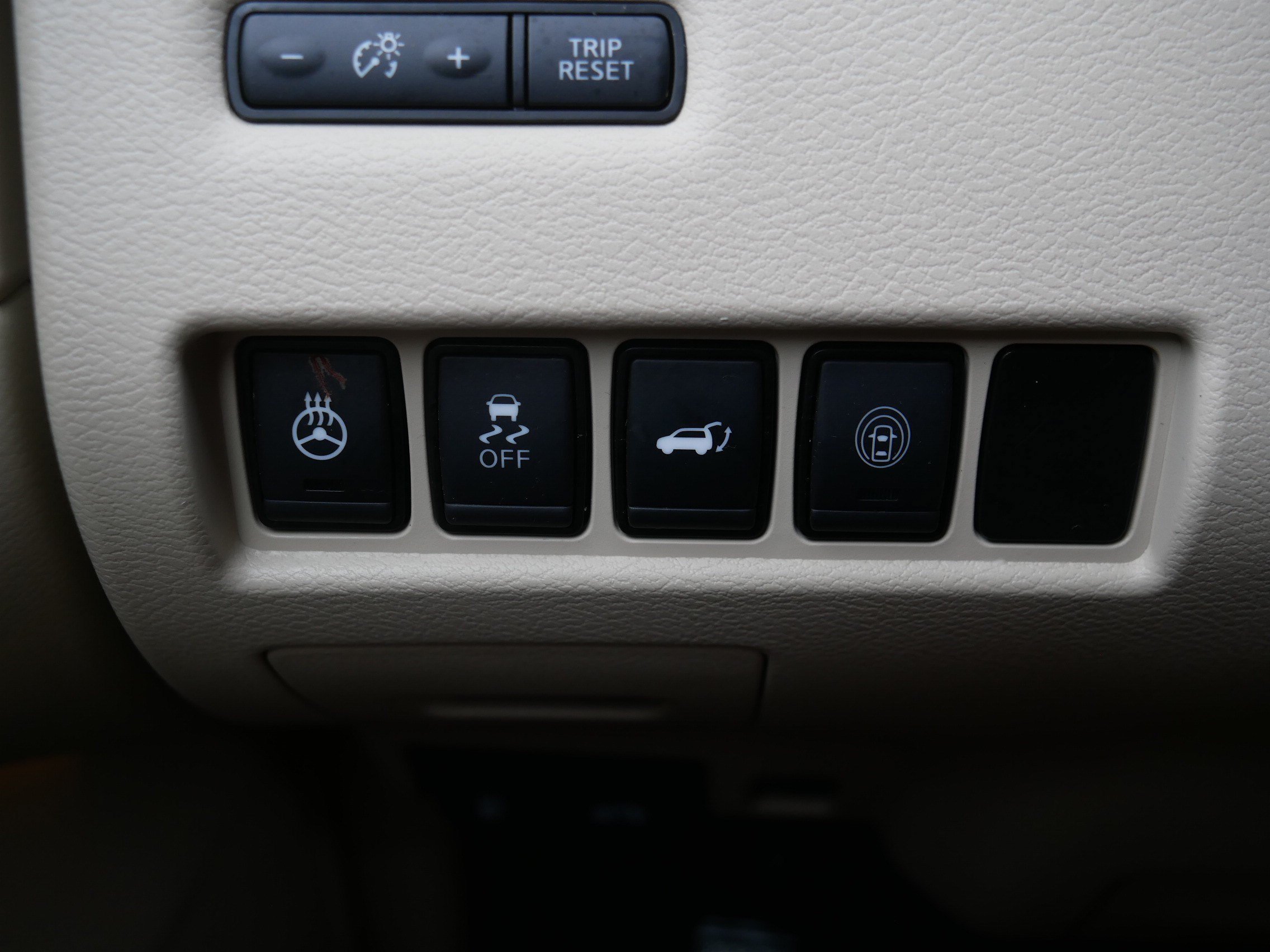 Certified Used 2019 Deep Blue Pearl Nissan Platinum image 26