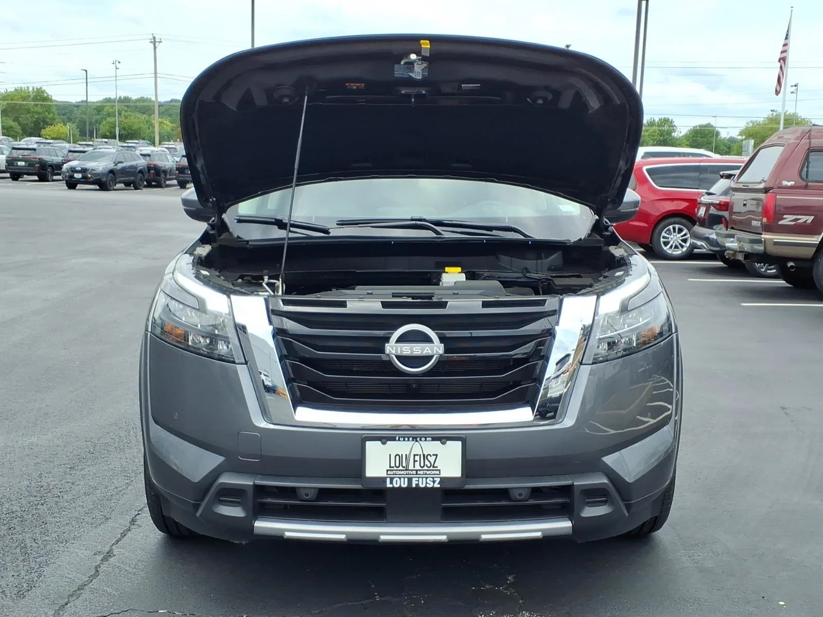 Used 2025 Gun Metallic Nissan SL image 33