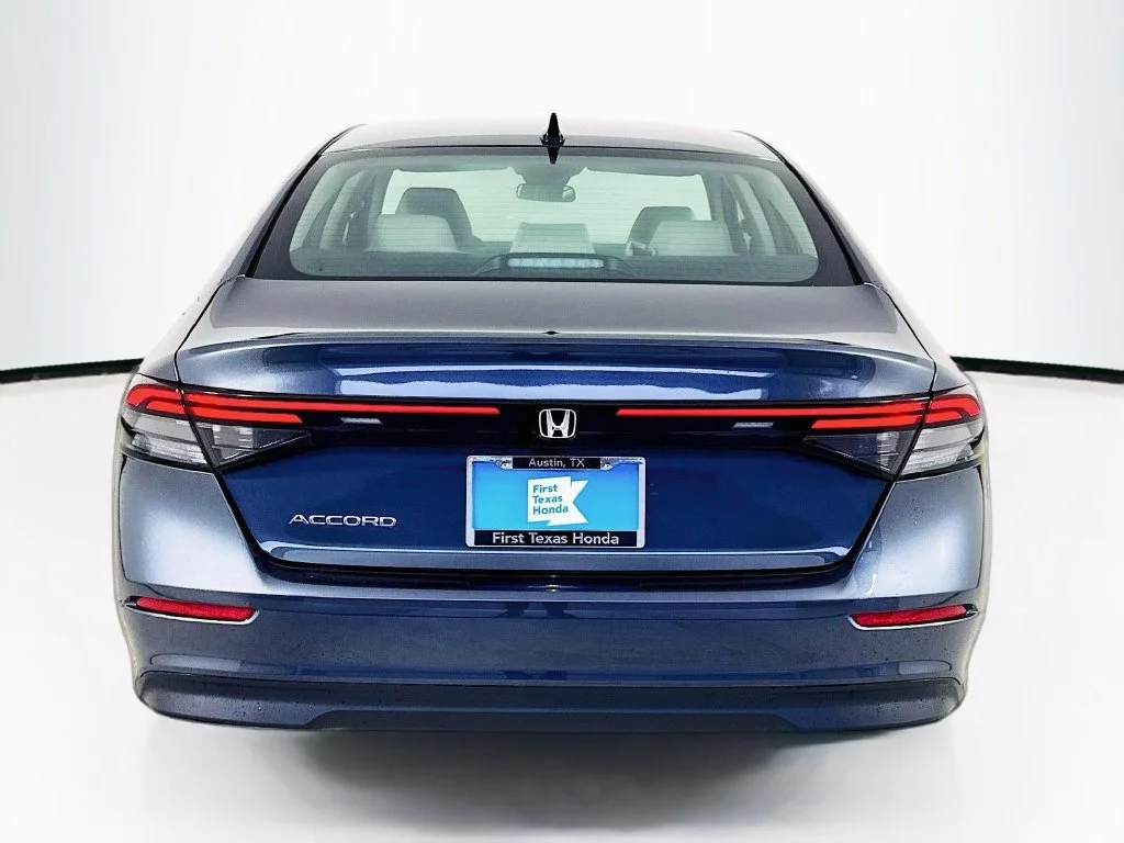 New 2026 Meteorite Gray Metallic Honda SE image 6