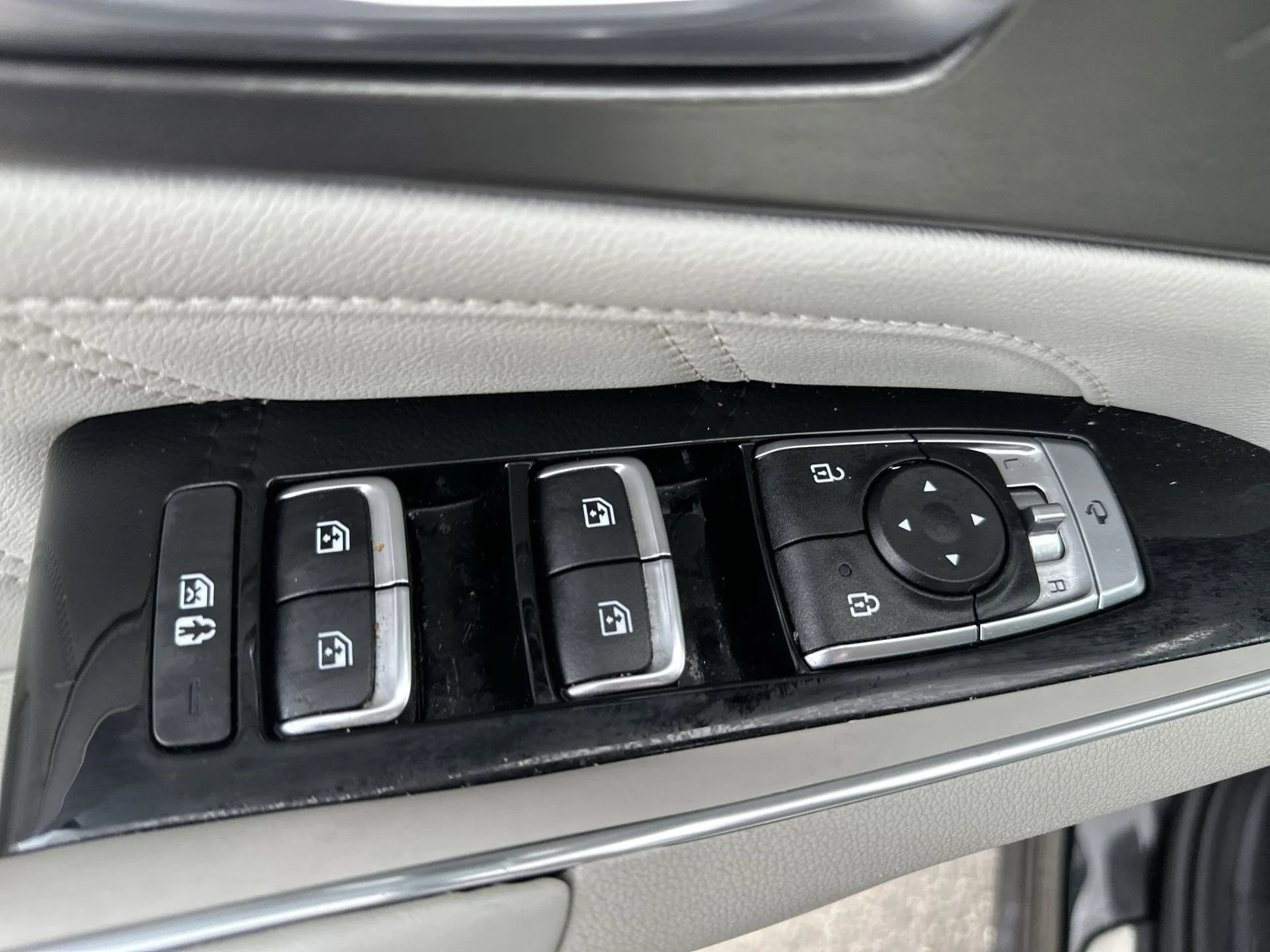 Certified Used 2023 Ebony Black Kia SX image 15